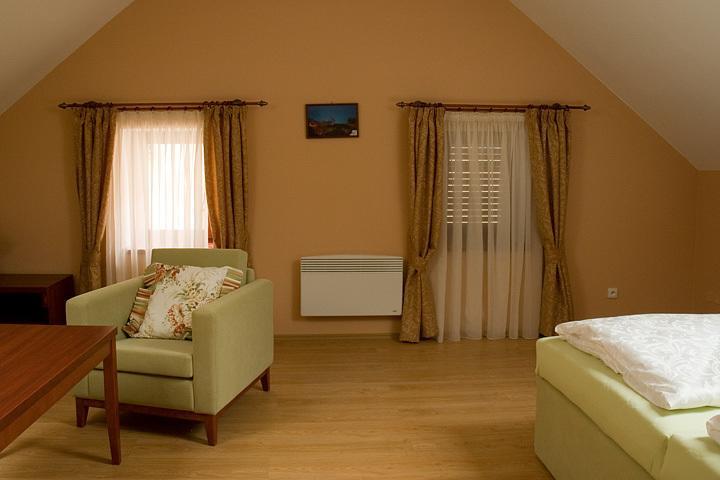 Penzion Zlaty Vul ซนอยโม ภายนอก รูปภาพ